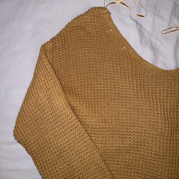 Super cute knot sweater - Picture 4 of 15